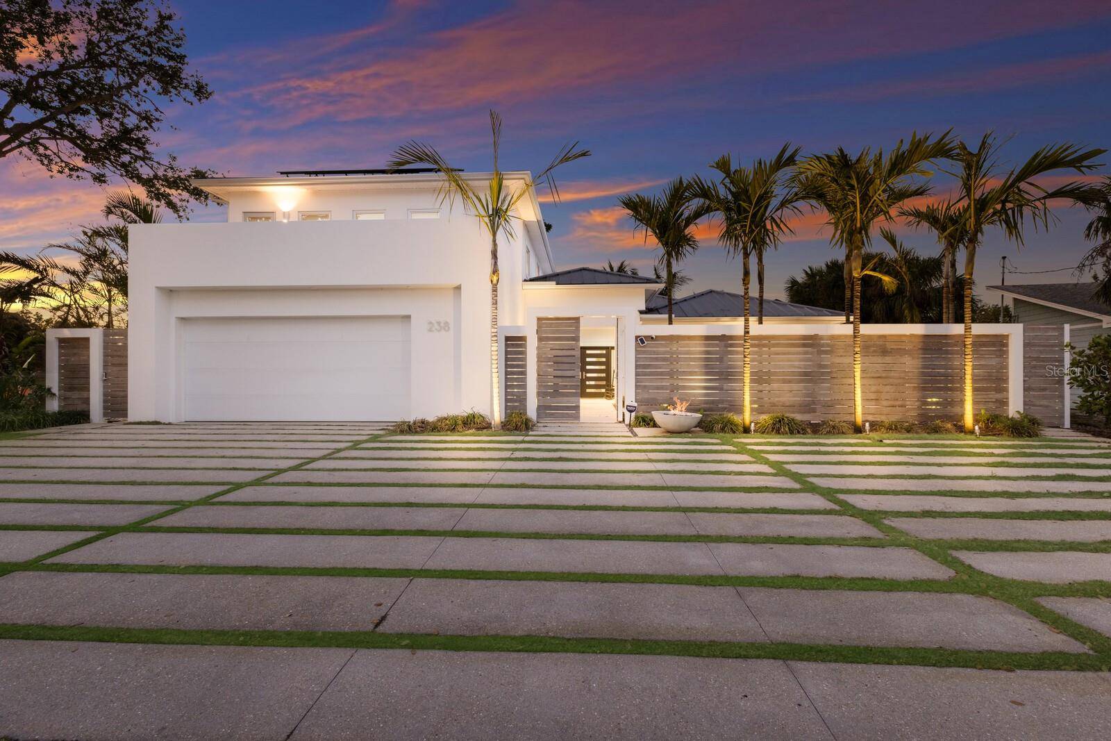 238 ISLAND CIR, Sarasota, FL 34242