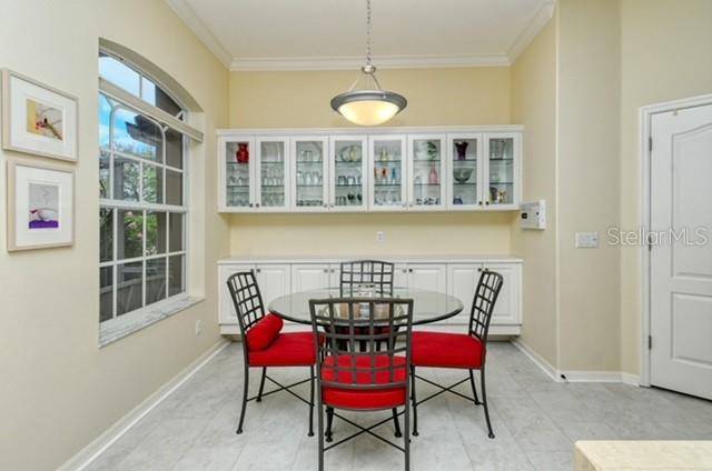 9480 FOREST HILLS CIR, Sarasota, FL 34238
