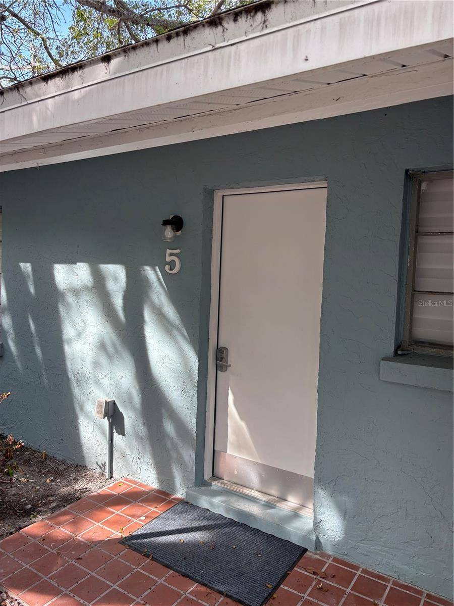 170 ROOSEVELT DR #5, Sarasota, FL 34236