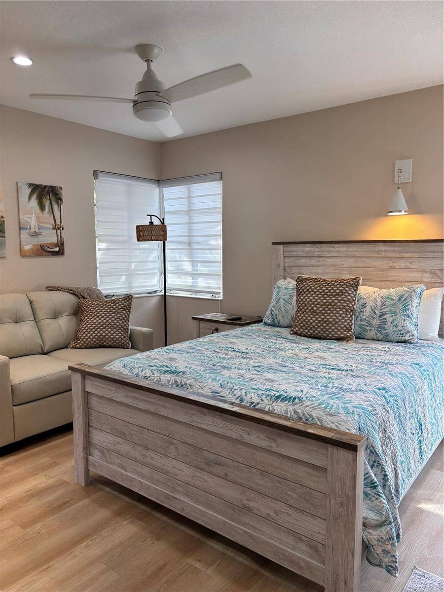 170 ROOSEVELT DR #5, Sarasota, FL 34236