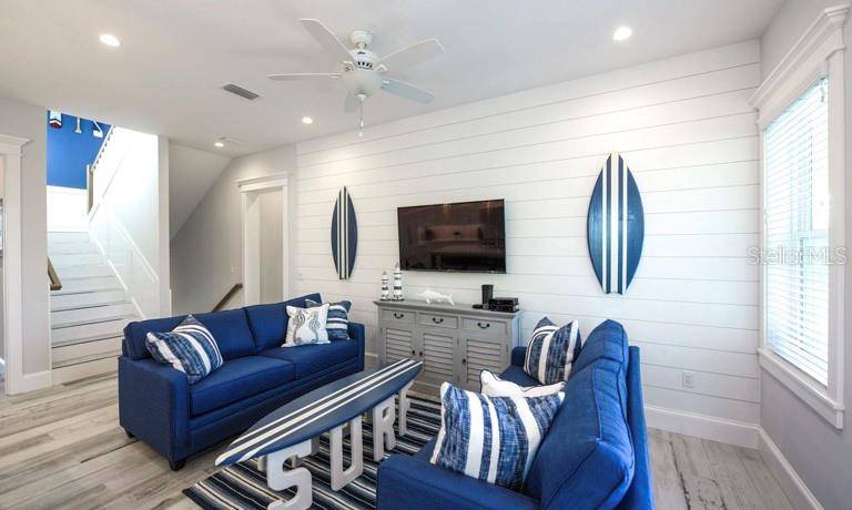 212 72ND, Holmes Beach, FL 34217