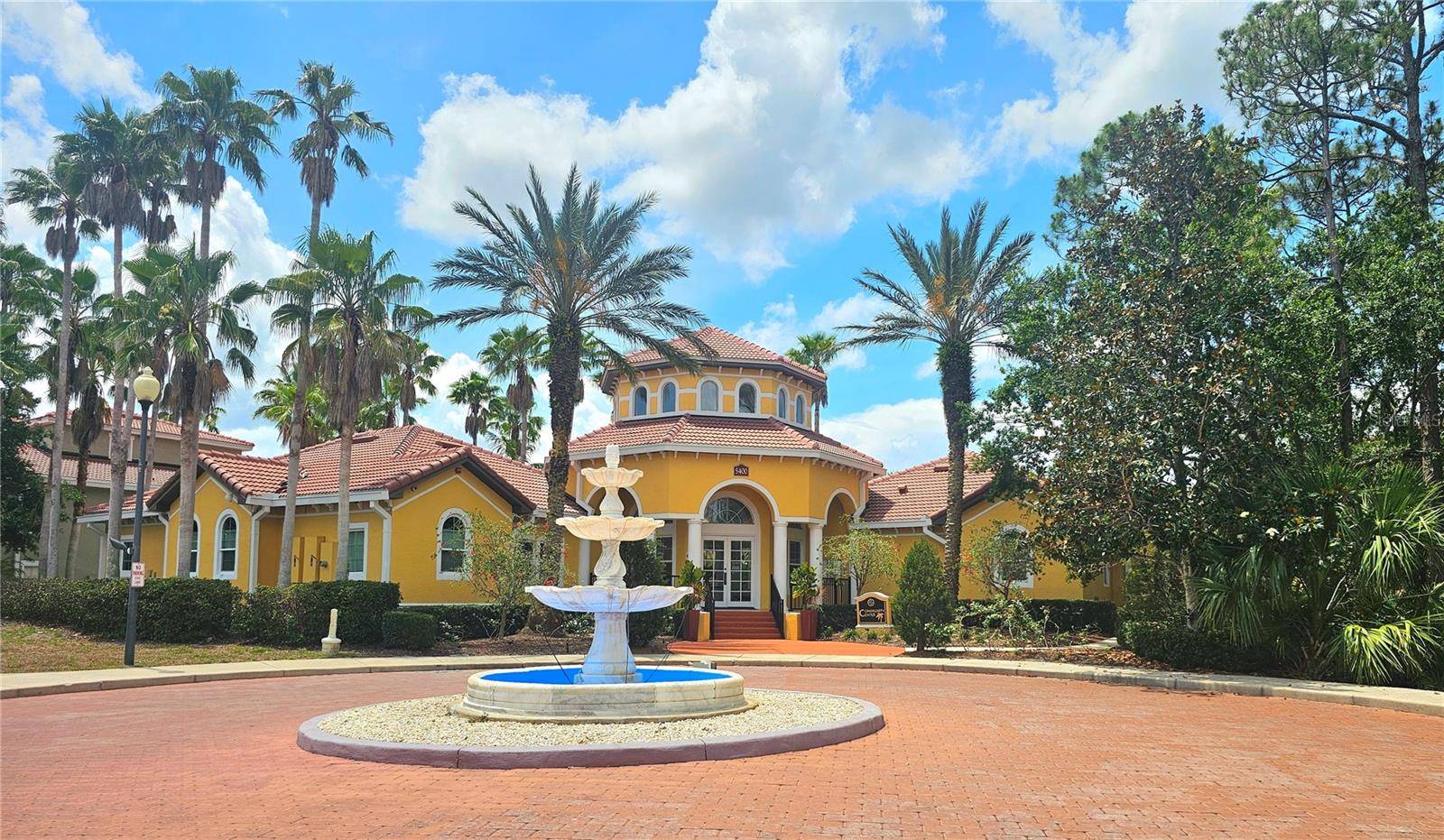 5711 BENTGRASS DR #19-203, Sarasota, FL 34235
