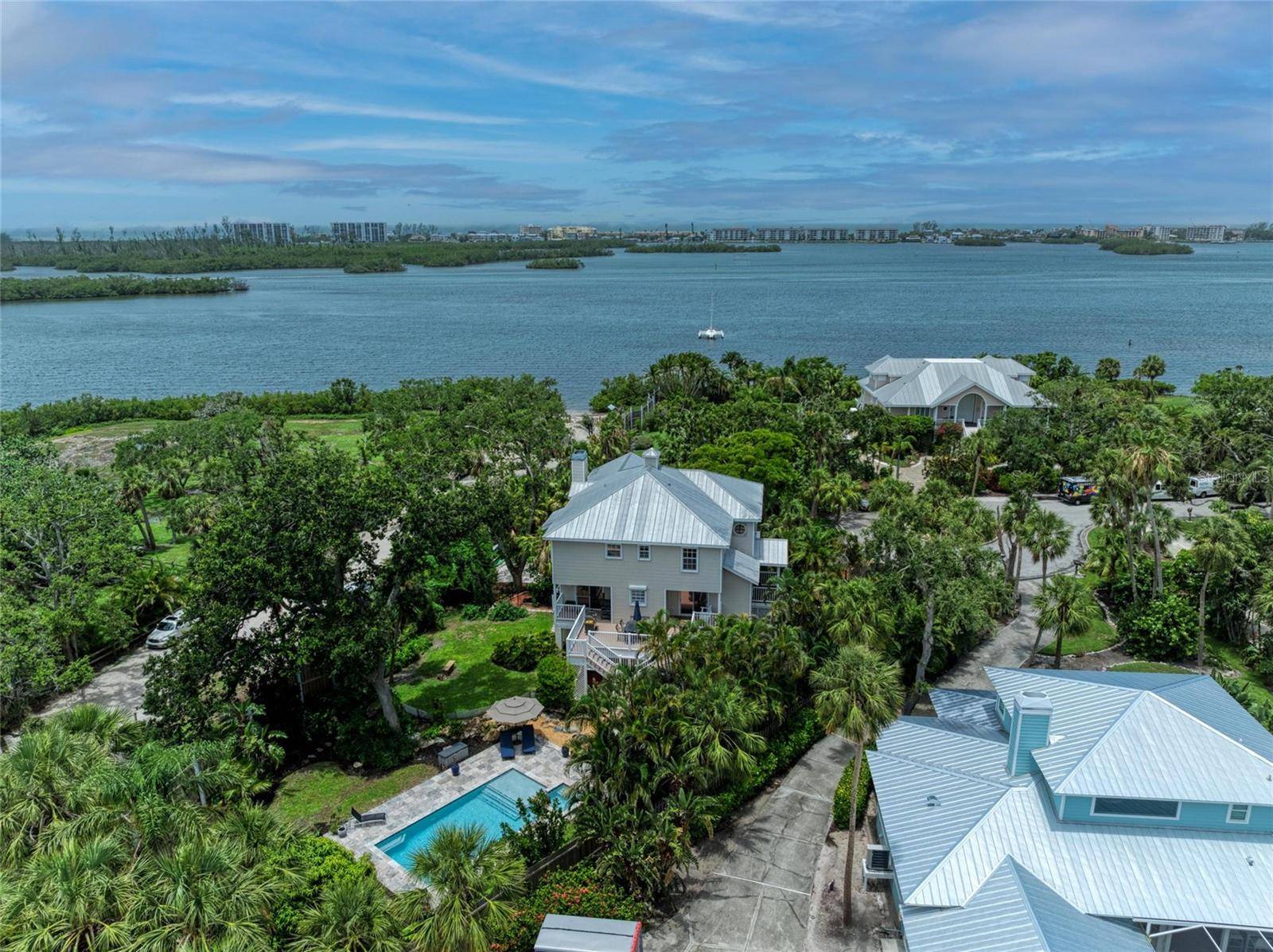 8963 FISHERMENS BAY DR, Sarasota, FL 34231