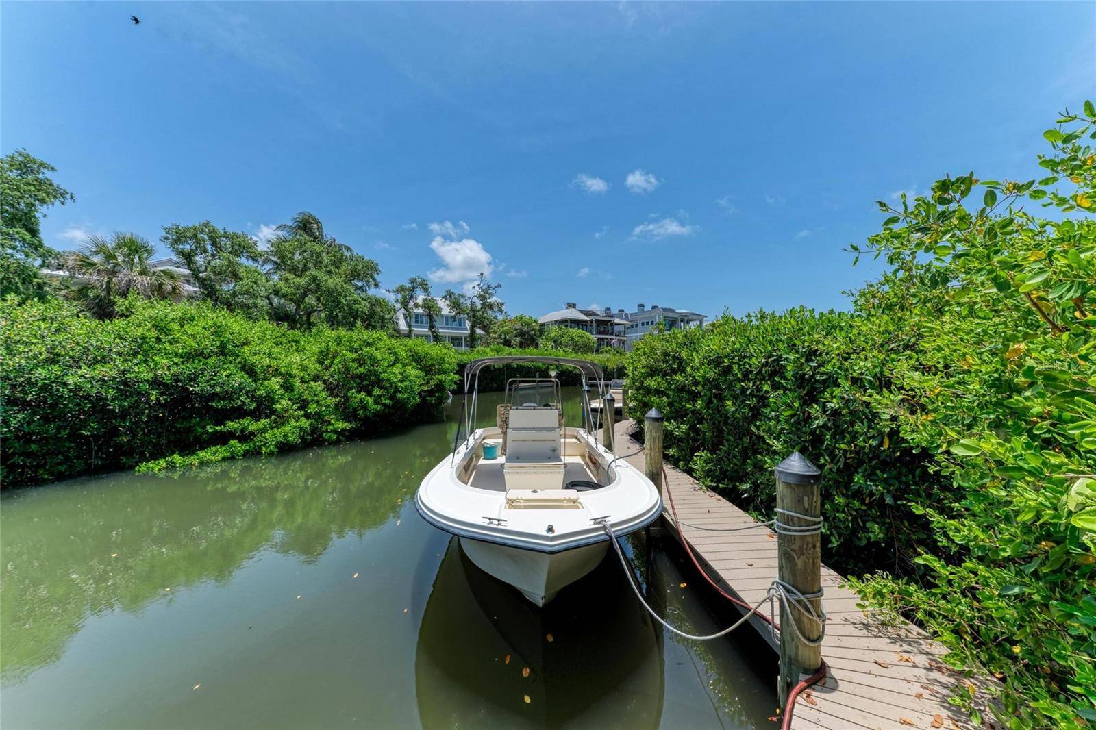 8963 FISHERMENS BAY DR, Sarasota, FL 34231