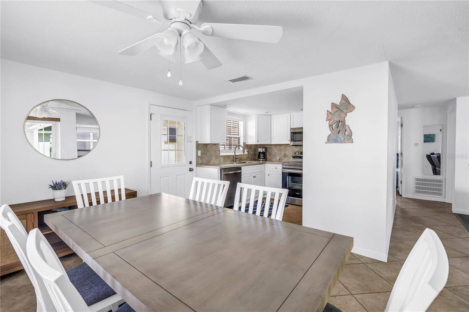 6150 MIDNIGHT PASS RD #V38, Sarasota, FL 34242