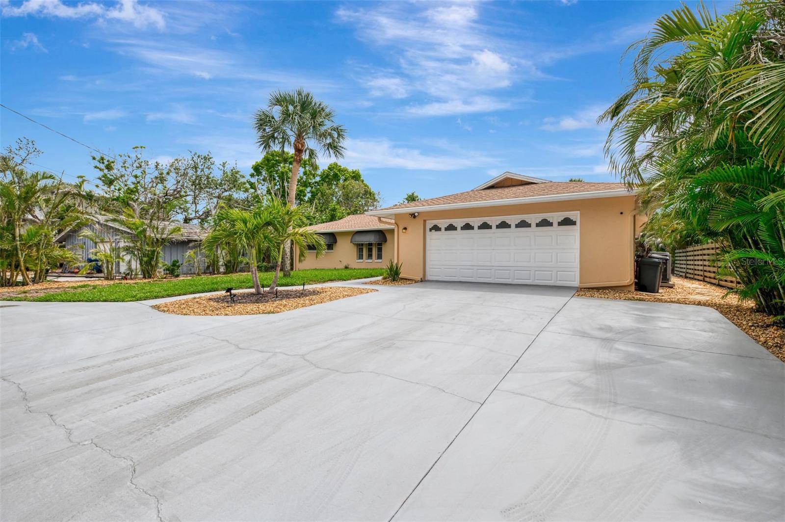 4946 COMMONWEALTH DR, Sarasota, FL 34242