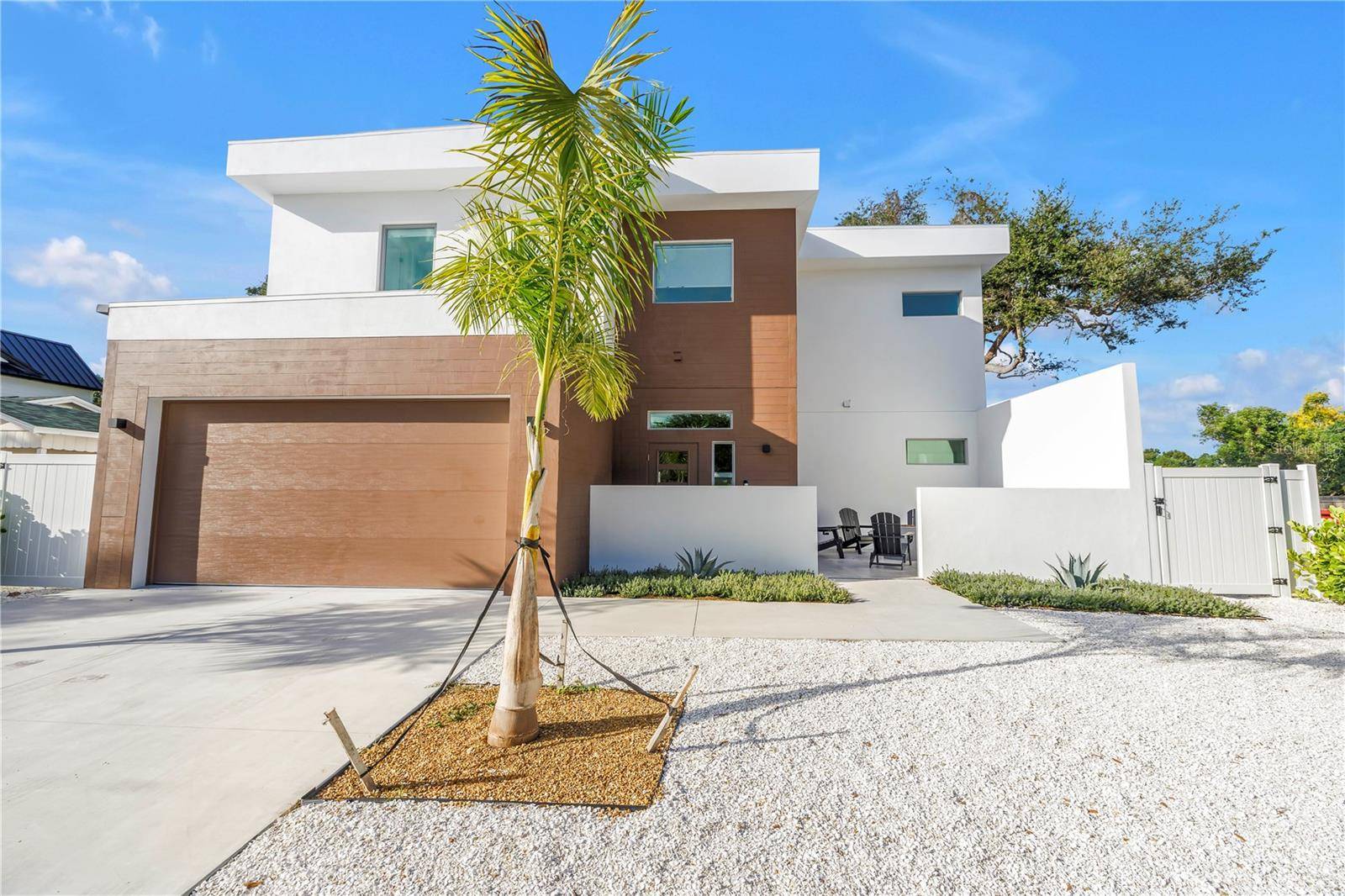 2065 GOLDENROD ST, Sarasota, FL 34239