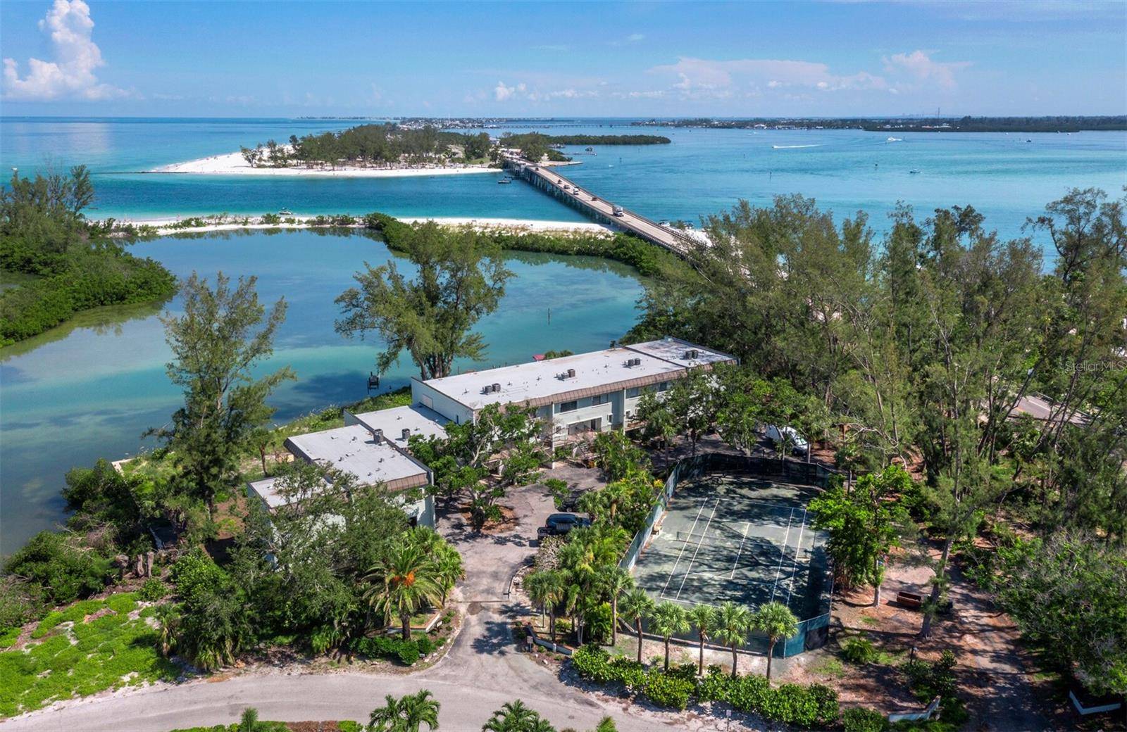 490 N SHORE RD #6, Longboat Key, FL 34228