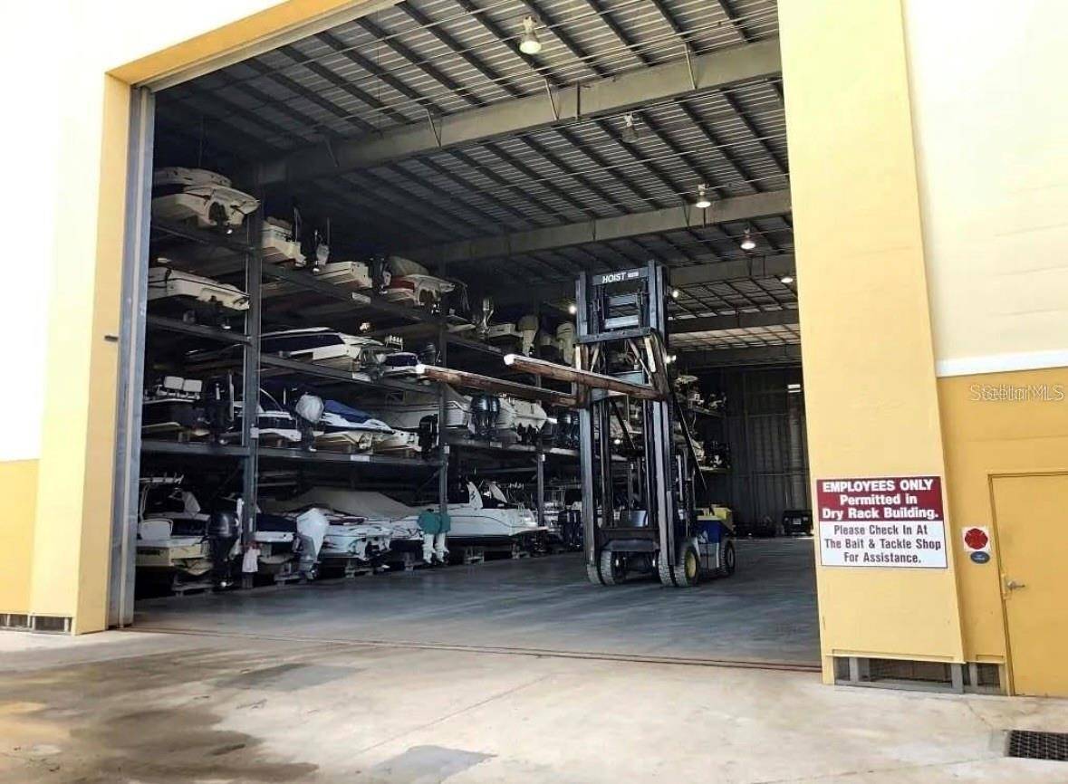 570 BLACKBURN POINT RD #11, Osprey, FL 34229