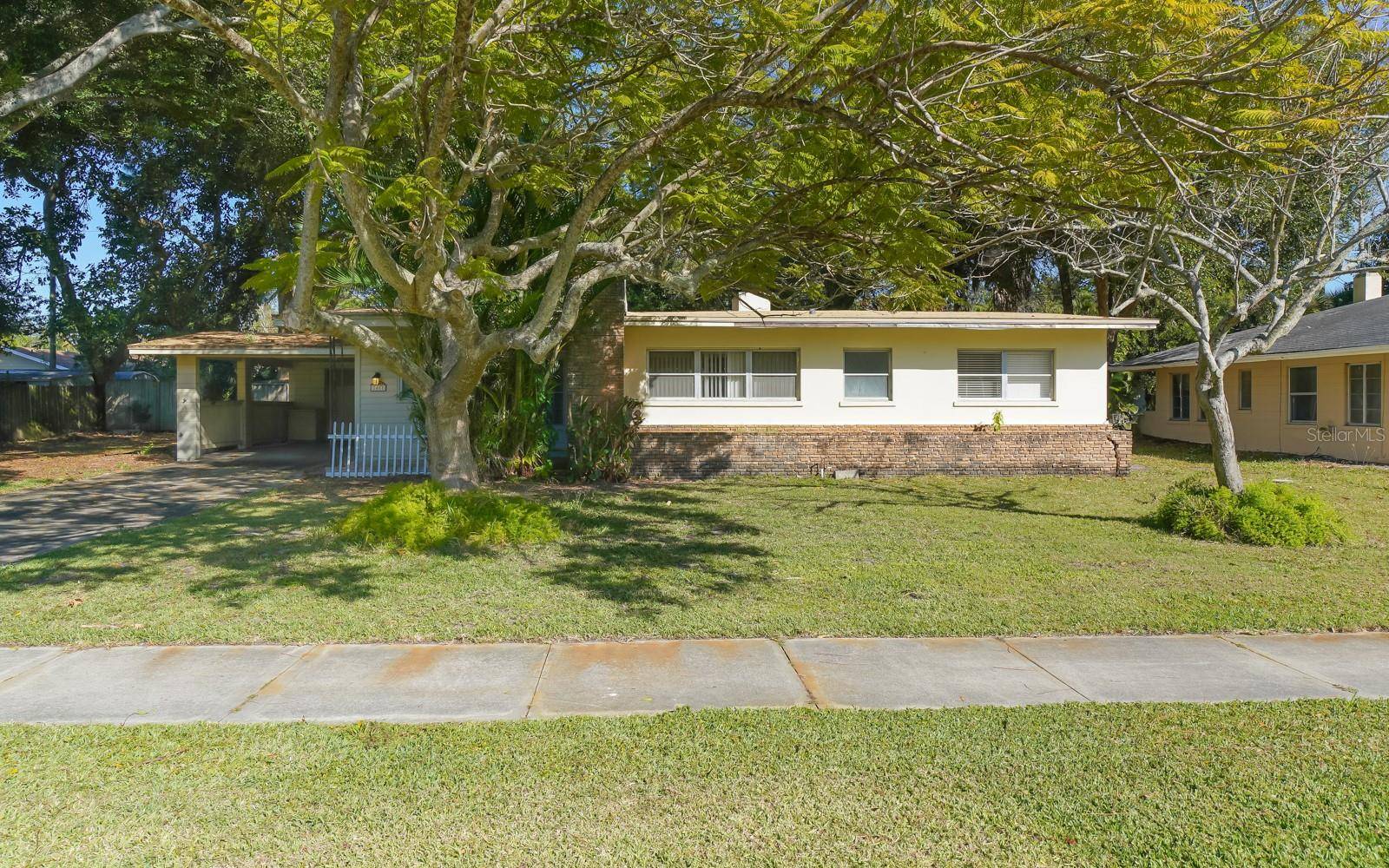 2461 RINGLING BLVD, Sarasota, FL 34237