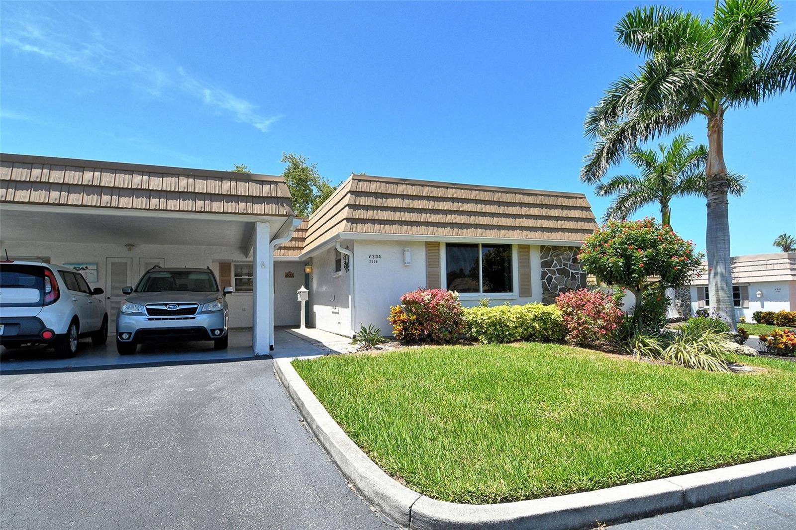 2308 WATERBLUFF PL #V304, Sarasota, FL 34231