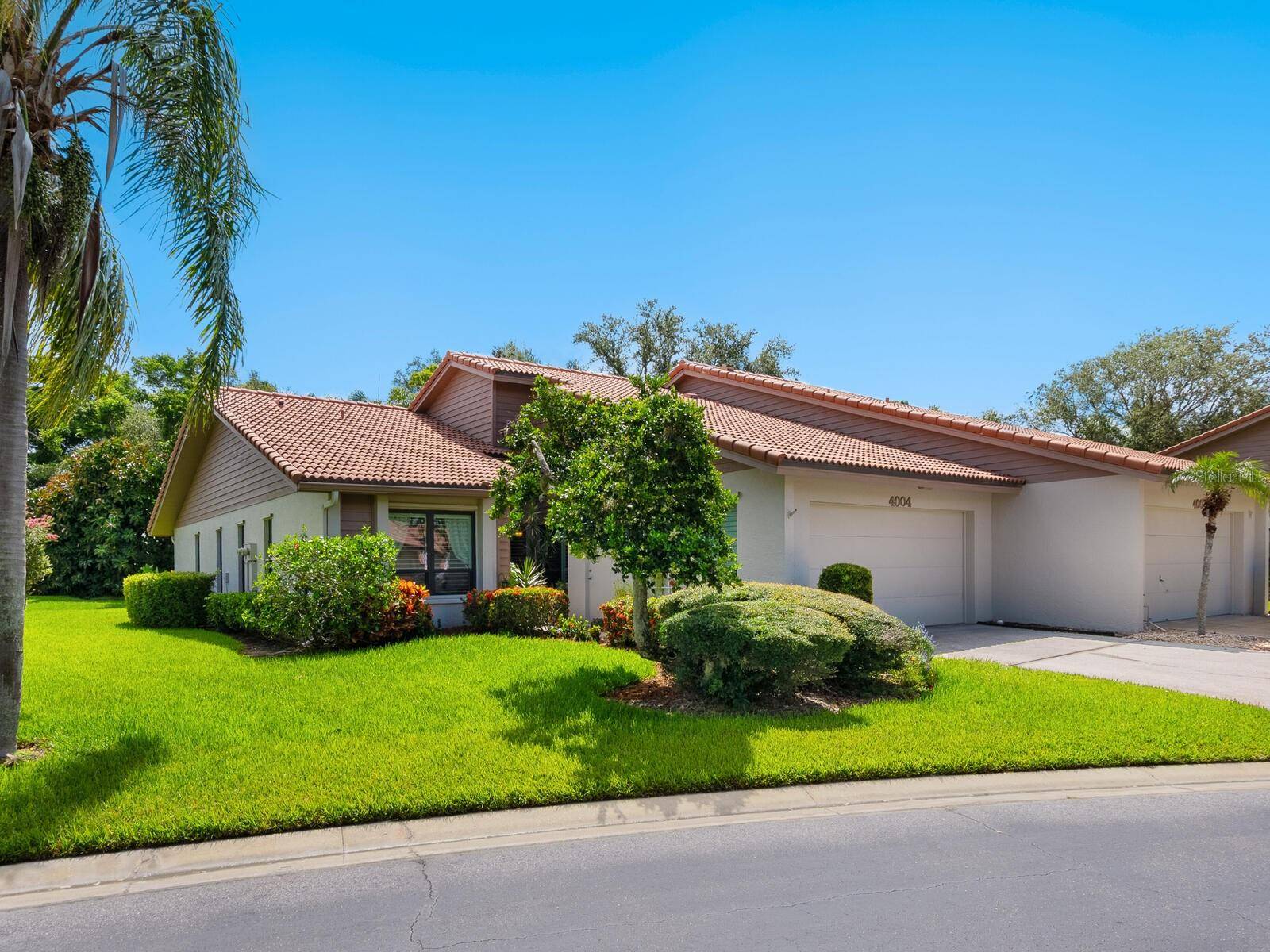 4004 WILSHIRE CIR E #89, Sarasota, FL 34238