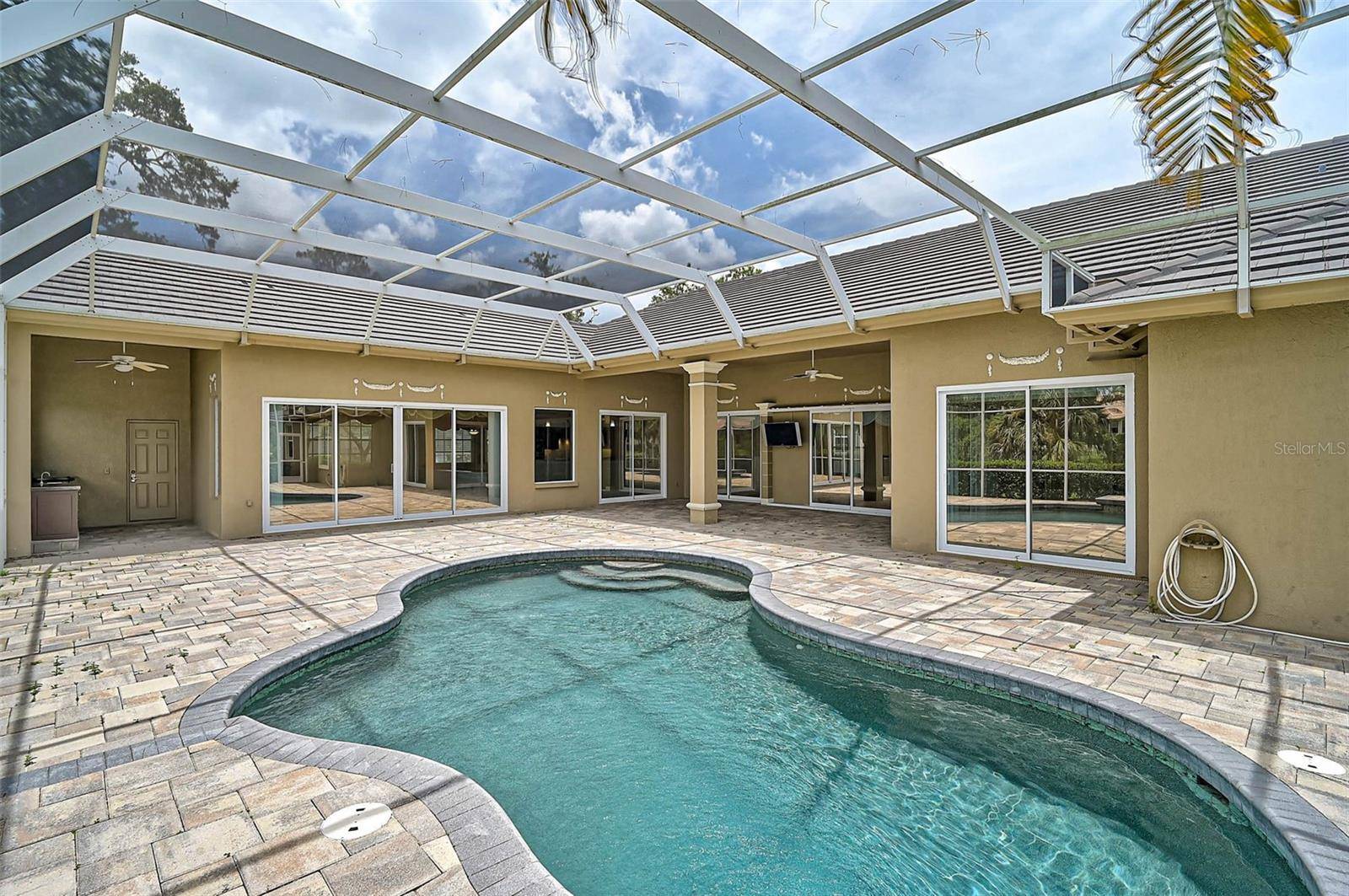852 MACEWEN DR, Osprey, FL 34229