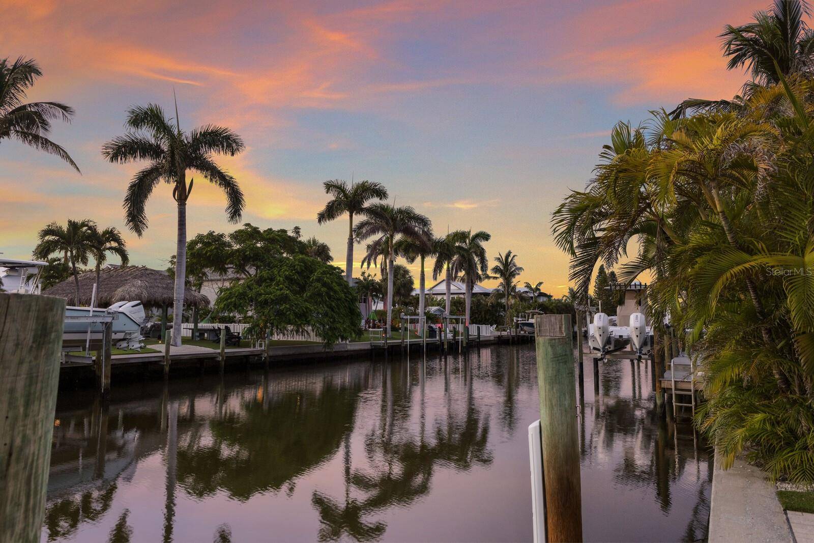 212 OAK AVE, Anna Maria, FL 34216