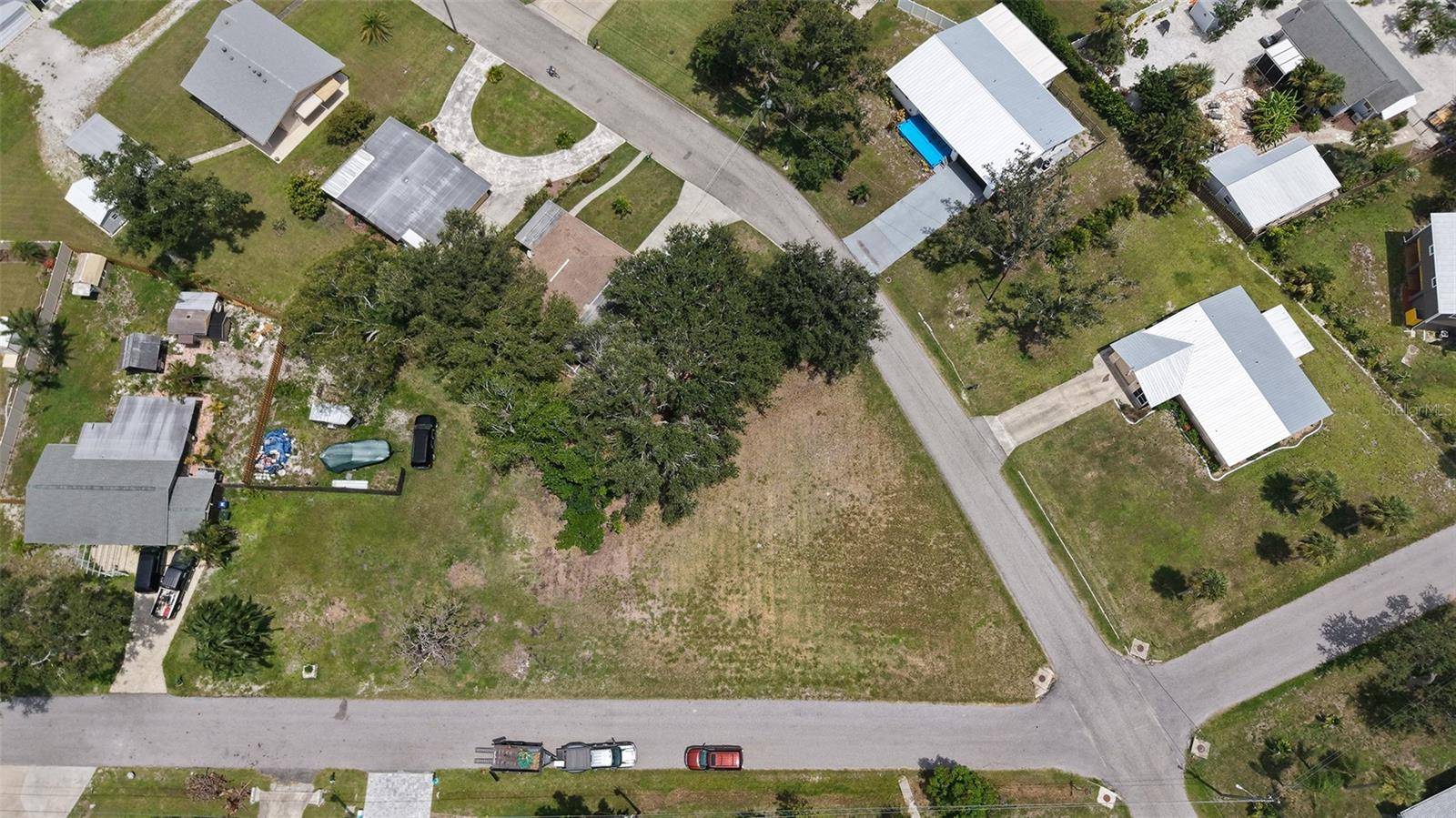 513 PINE RD, Nokomis, FL 34275