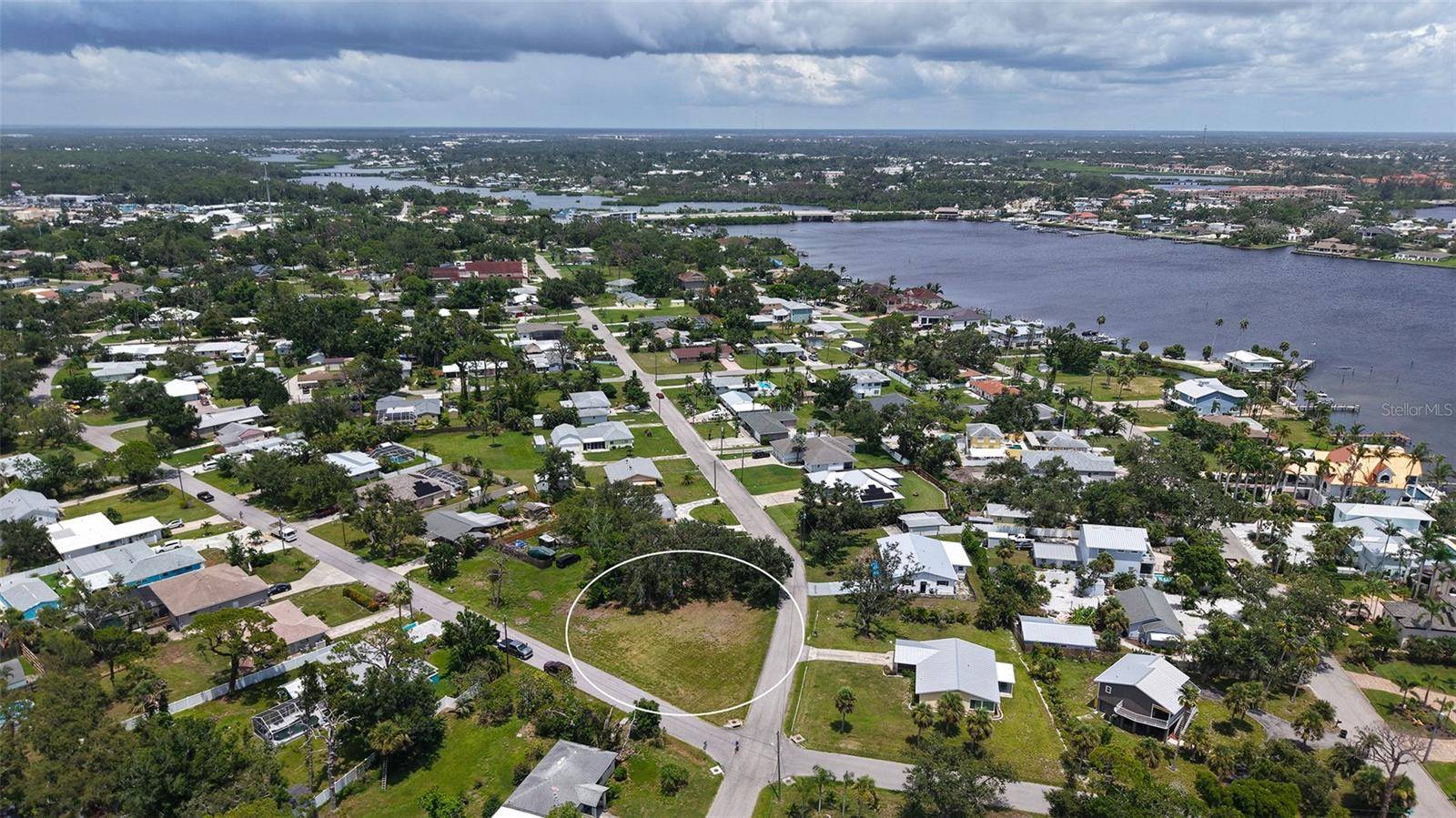 513 PINE RD, Nokomis, FL 34275