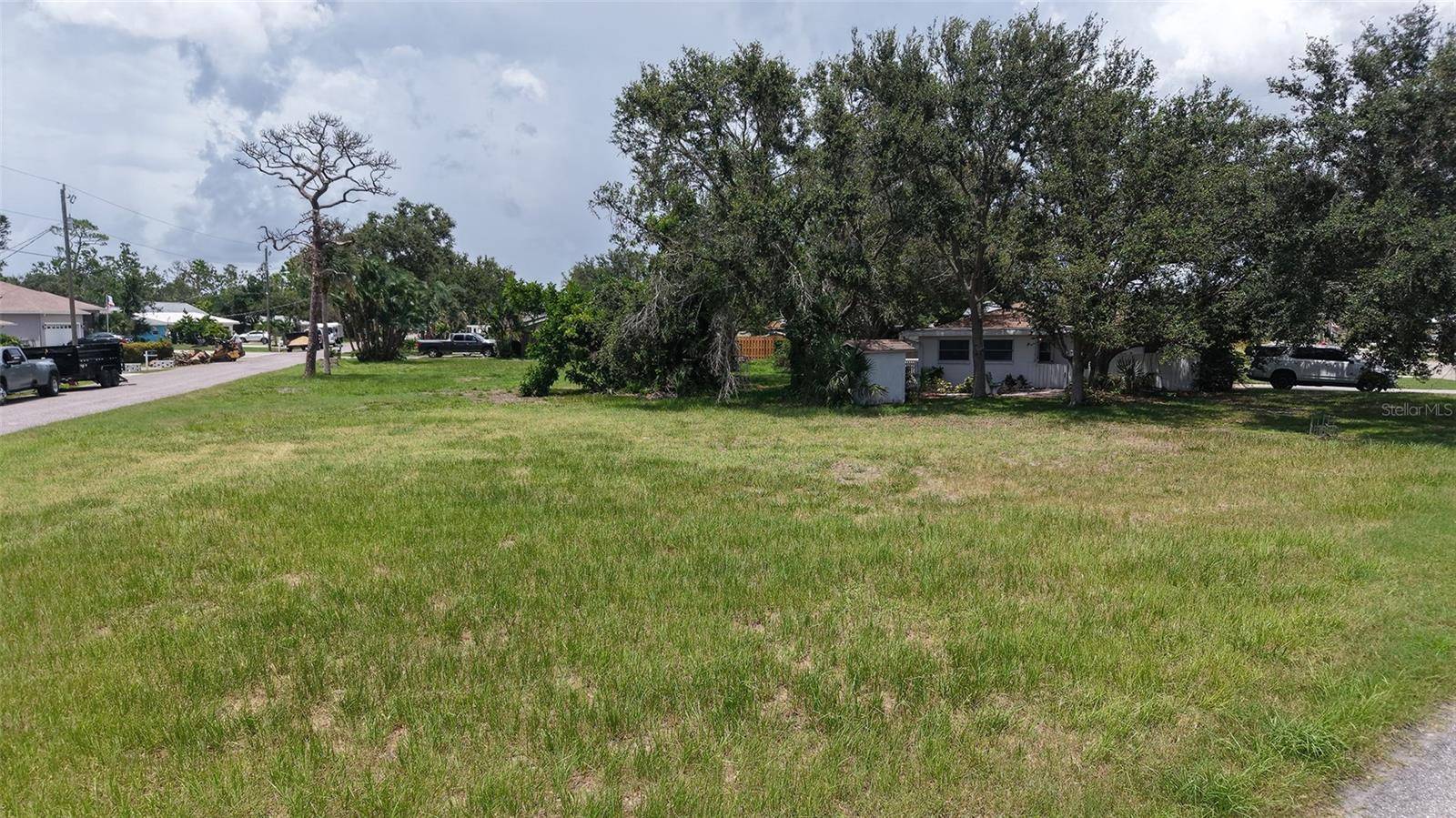 513 PINE RD, Nokomis, FL 34275