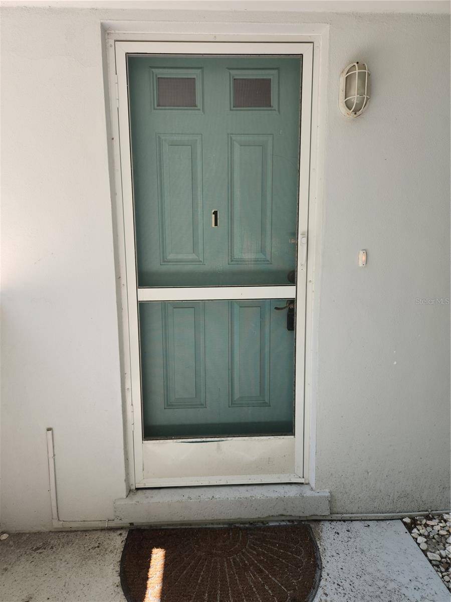 565 GOLDEN GATE PT #1, Sarasota, FL 34236