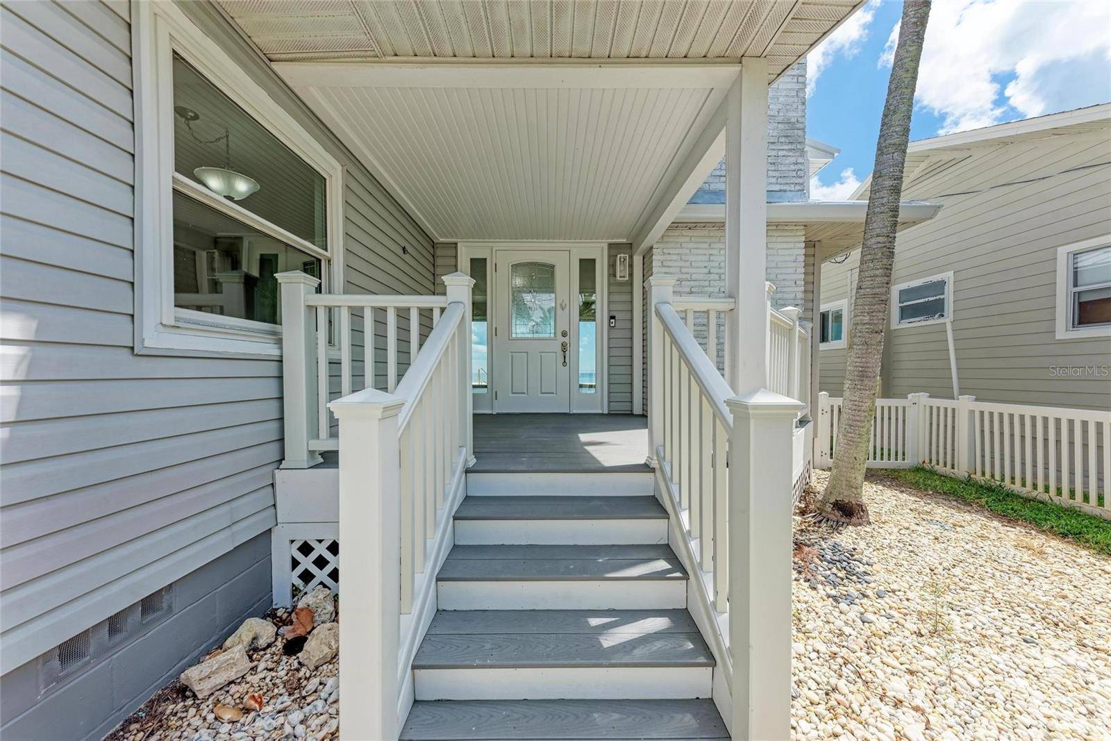 893 N SHORE DR, Anna Maria, FL 34216