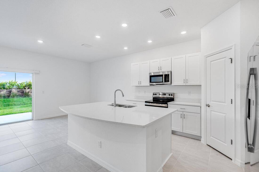 3035 NOVARA LN, Lakewood Ranch, FL 34211