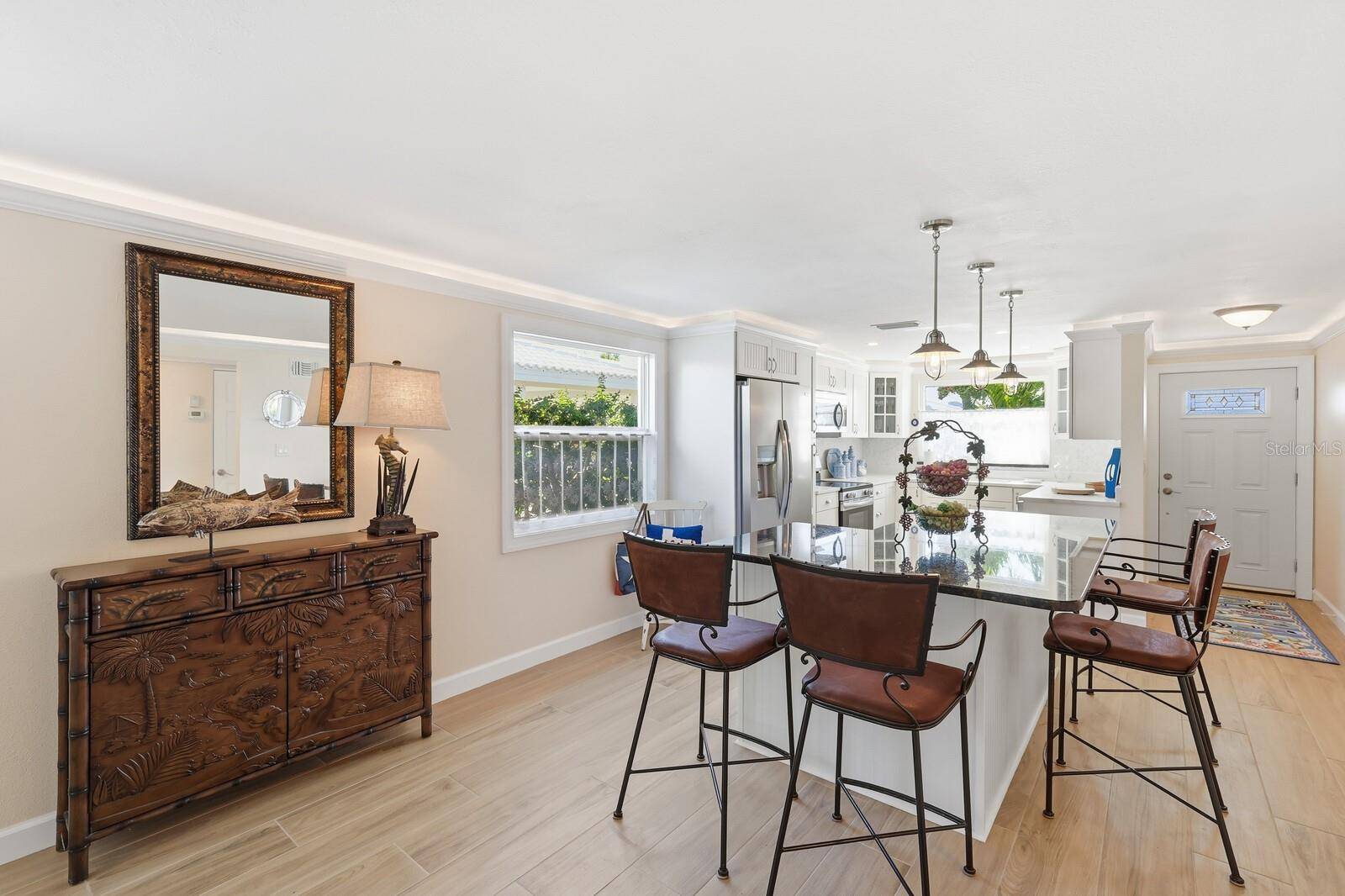 573 SPANISH DR N, Longboat Key, FL 34228