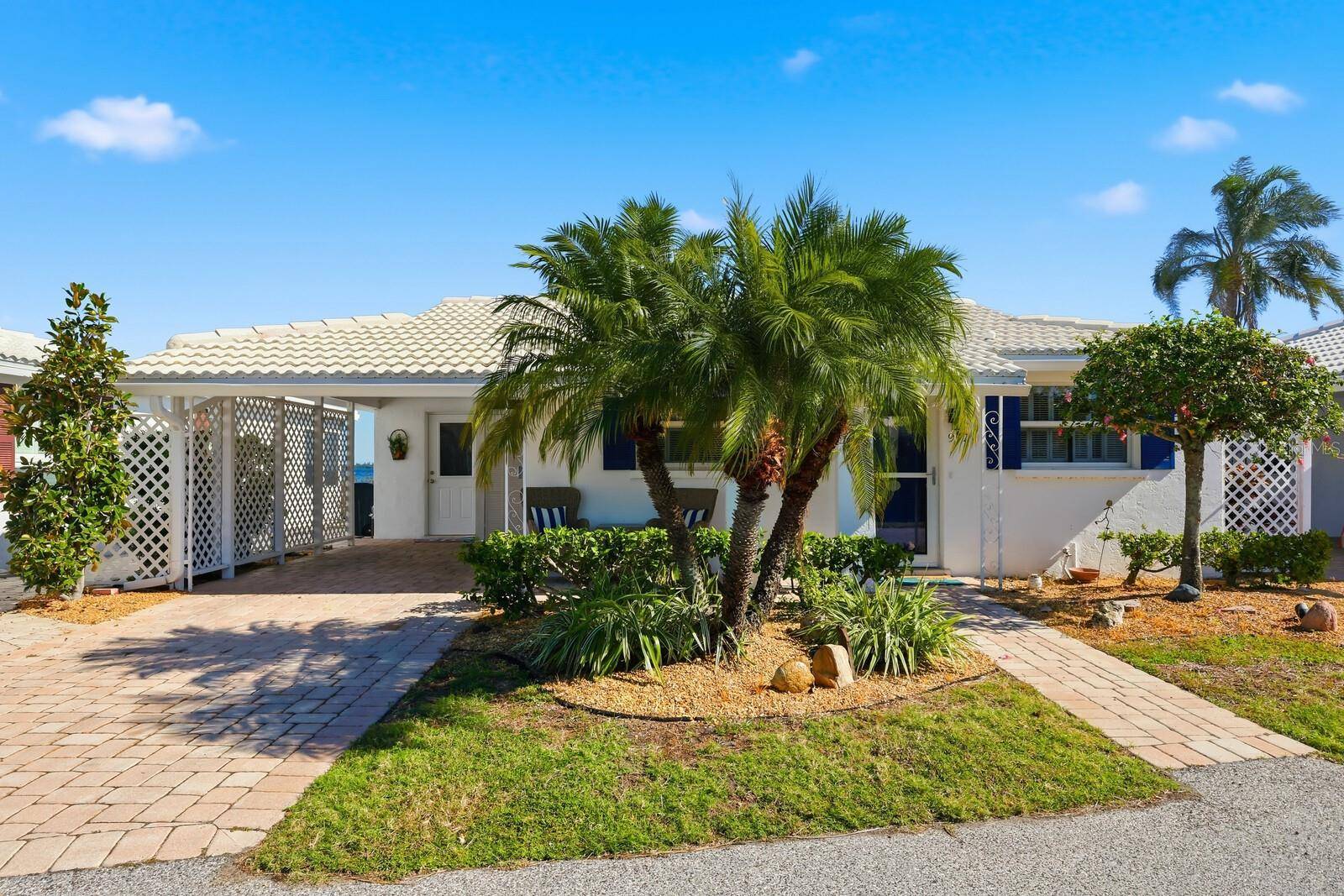957 SPANISH DR N, Longboat Key, FL 34228