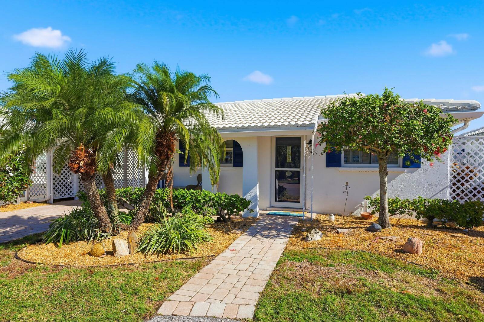 957 SPANISH DR N, Longboat Key, FL 34228