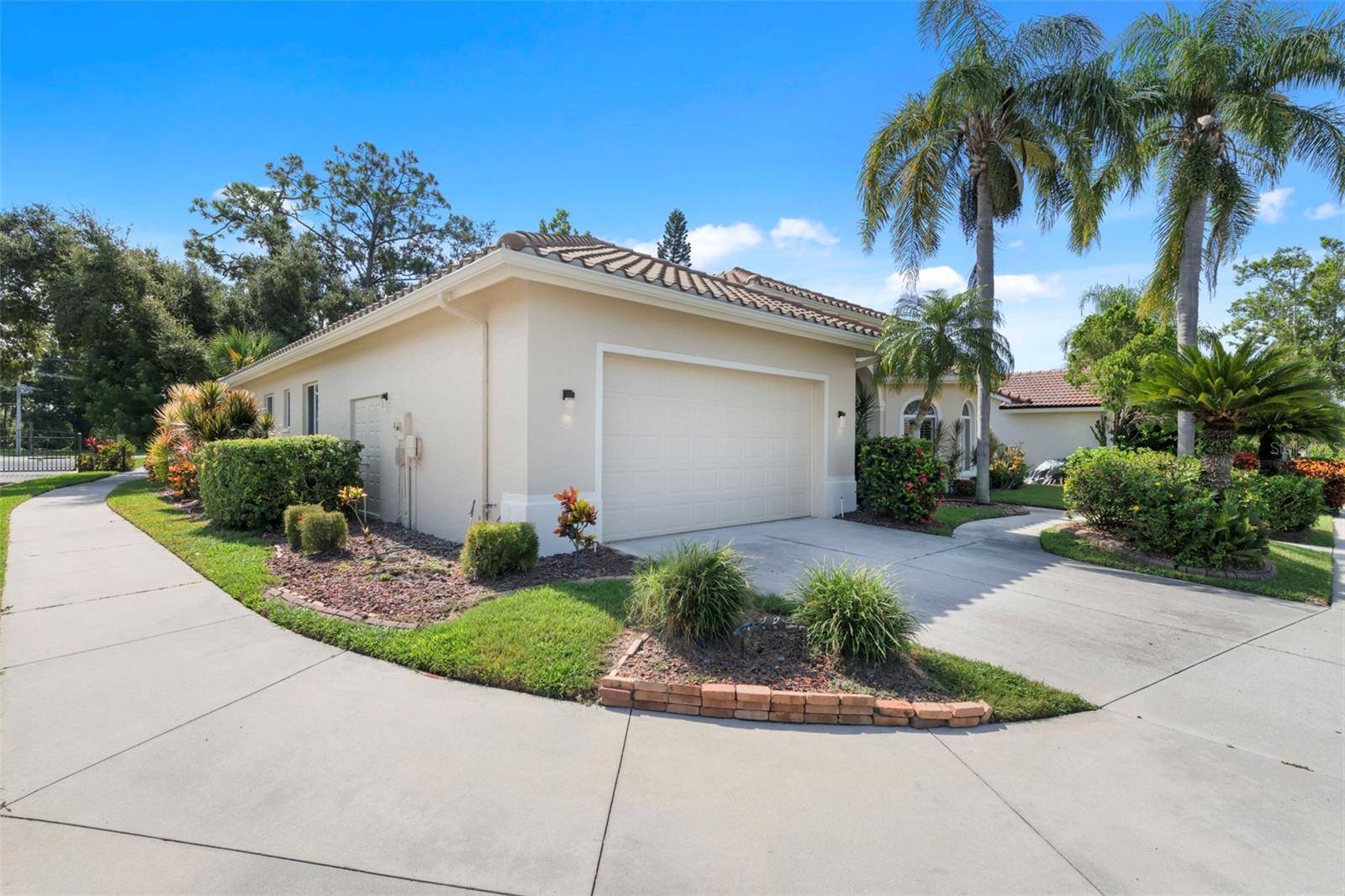 8809 HAVENRIDGE DR, Sarasota, FL 34238