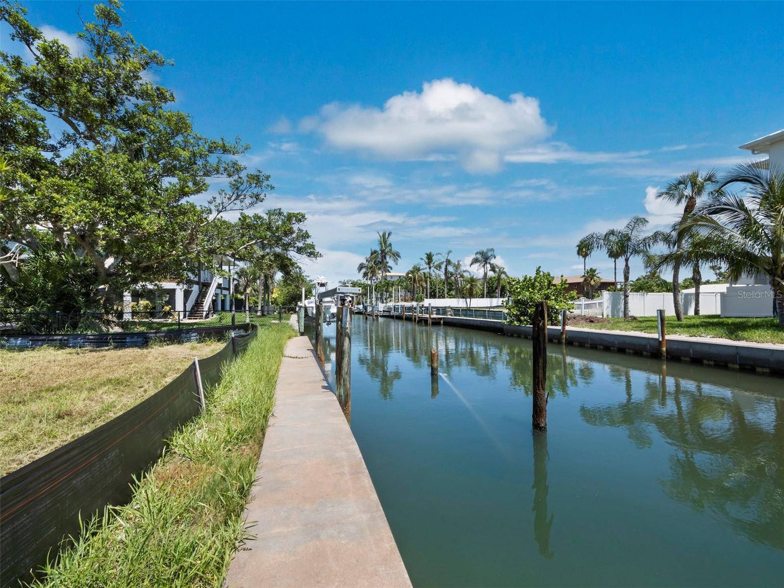 570 DE NARVAEZ DR, Longboat Key, FL 34228