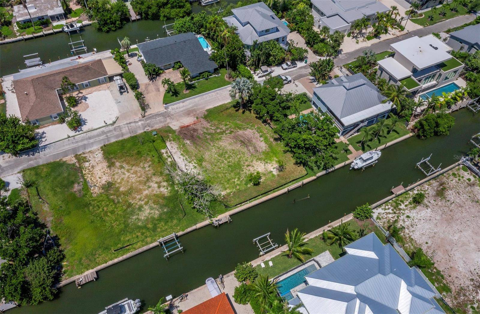 570 DE NARVAEZ DR, Longboat Key, FL 34228