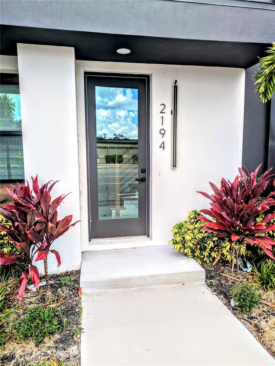 2194 FRUITVILLE RD, Sarasota, FL 34237