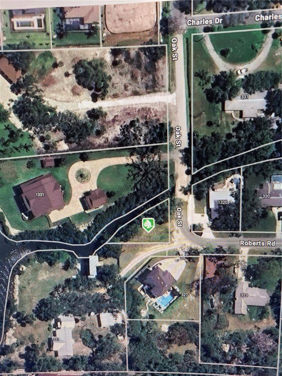 OAK ST, Nokomis, FL 34275