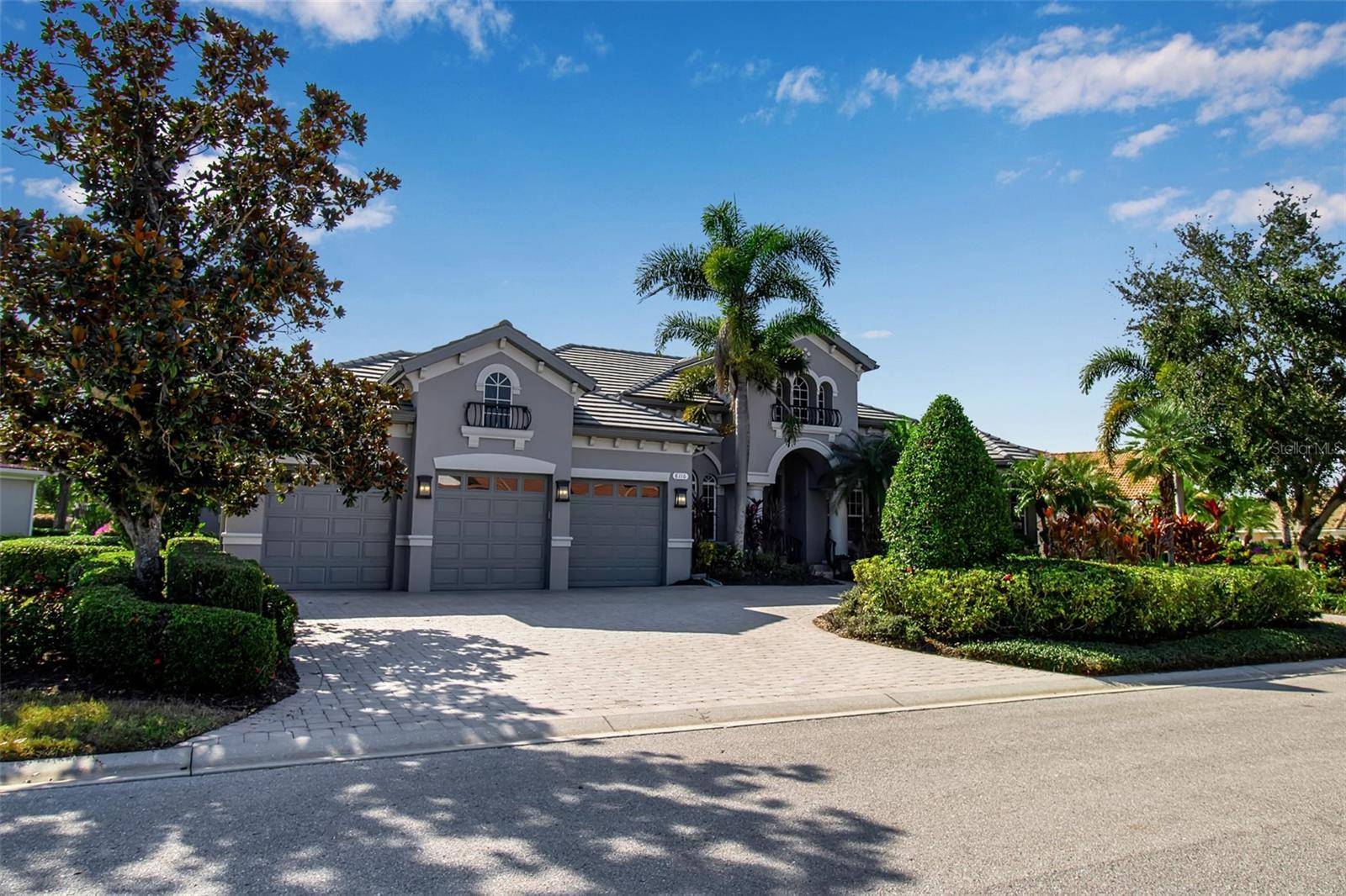 8116 LONE TREE GLN, Lakewood Ranch, FL 34202