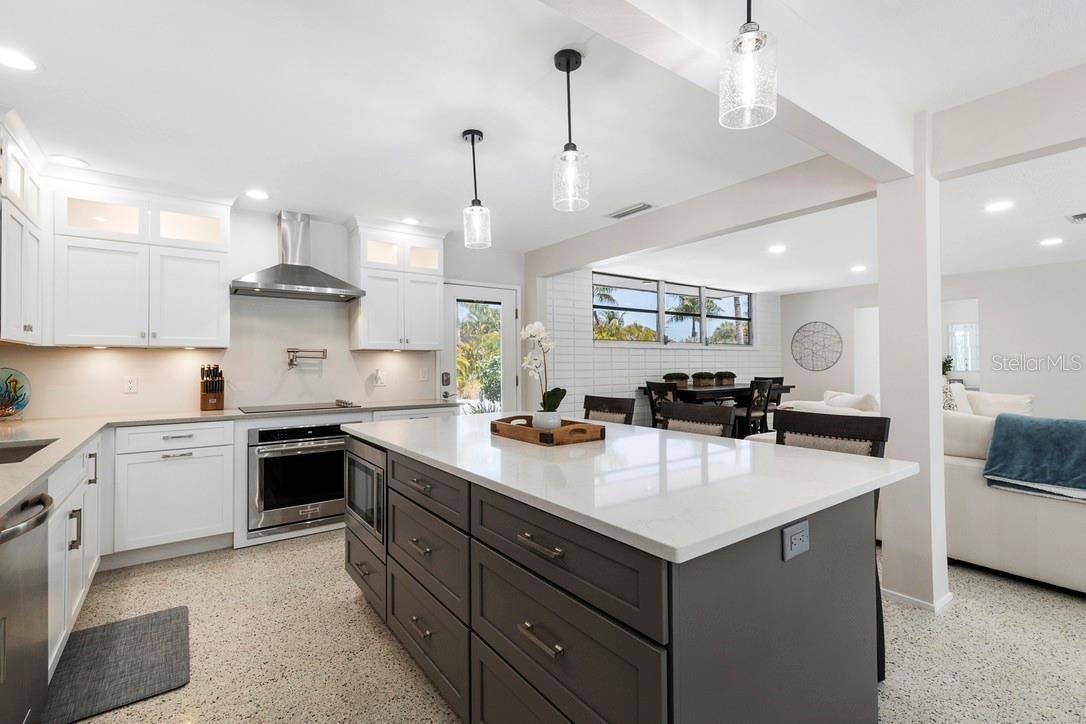 1165 MORNINGSIDE PL, Sarasota, FL 34236