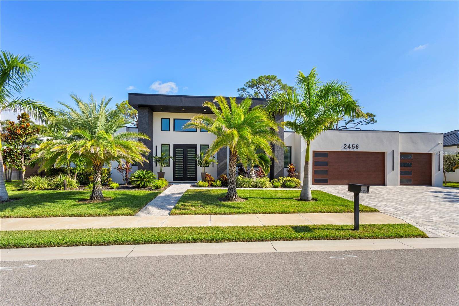 2456 MISSARA LN, Sarasota, FL 34231