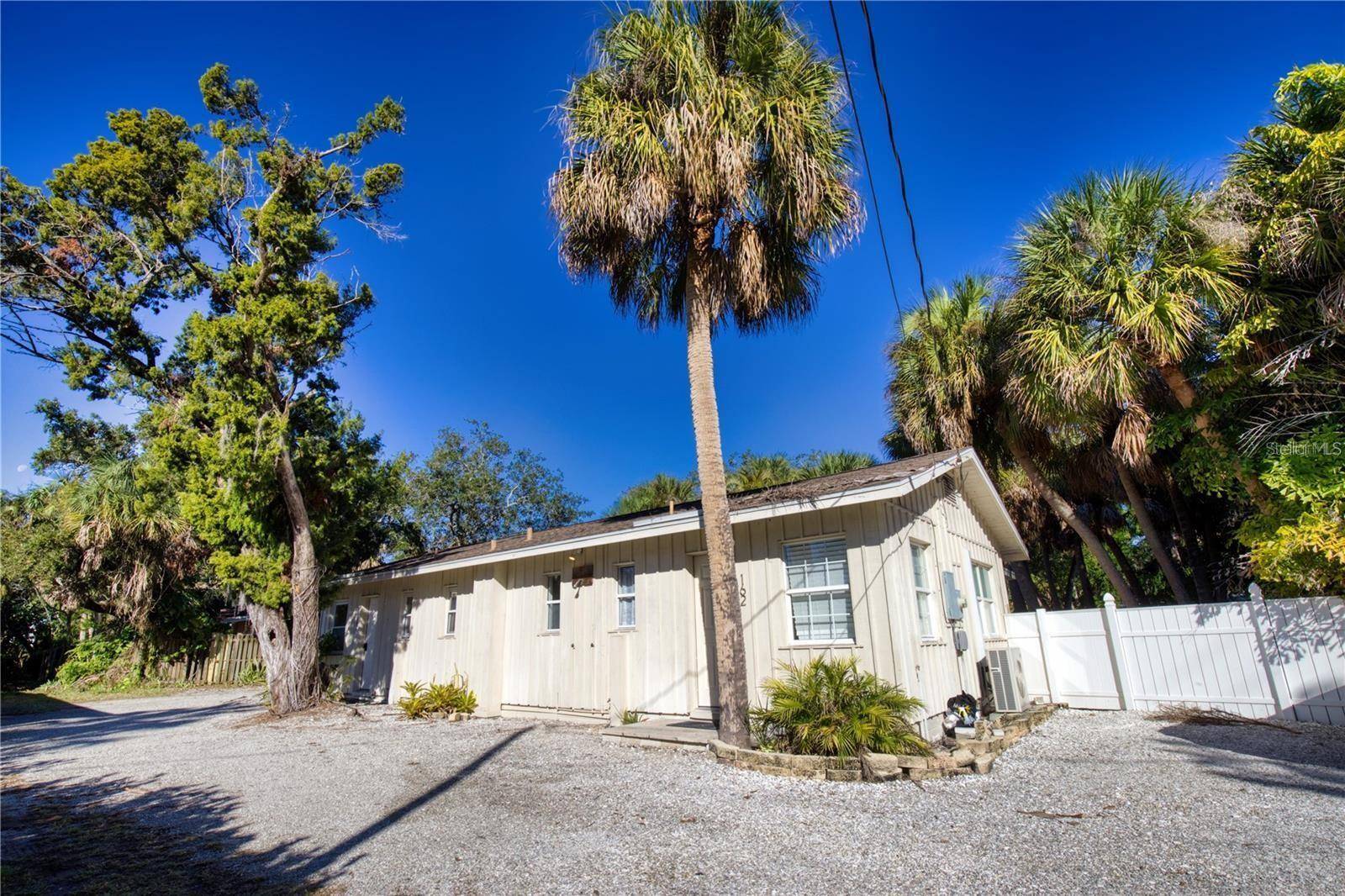 160 GARDEN LN, Sarasota, FL 34242