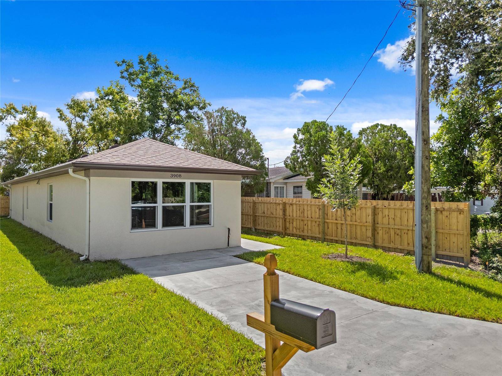 3908 WALNUT AVE, Sarasota, FL 34234