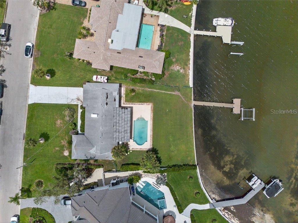 377 S SHORE DR, Sarasota, FL 34234