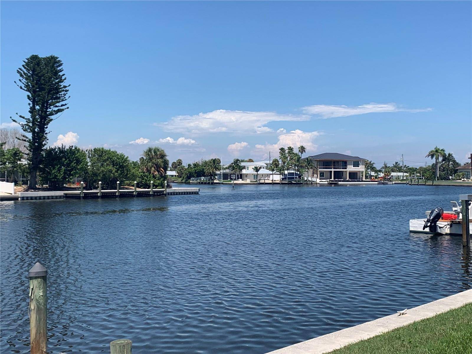 538 67TH ST, Holmes Beach, FL 34217
