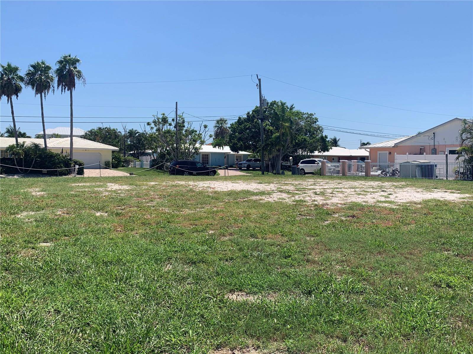 538 67TH ST, Holmes Beach, FL 34217