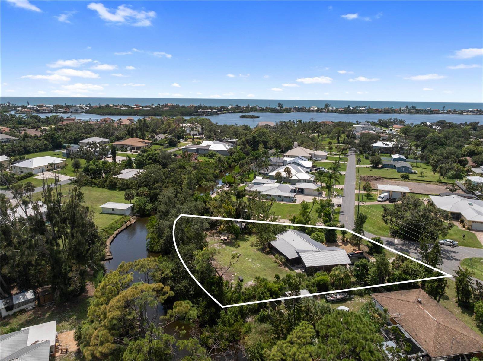 217 CHARLES DR, Nokomis, FL 34275