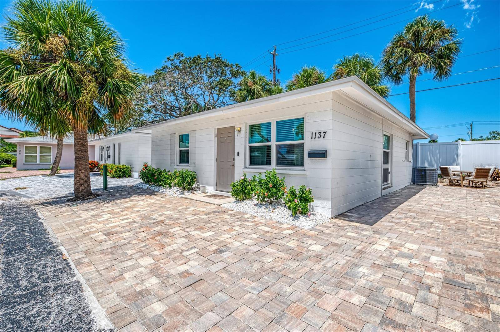 1137 N MOONMIST CT #L-7, Sarasota, FL 34242