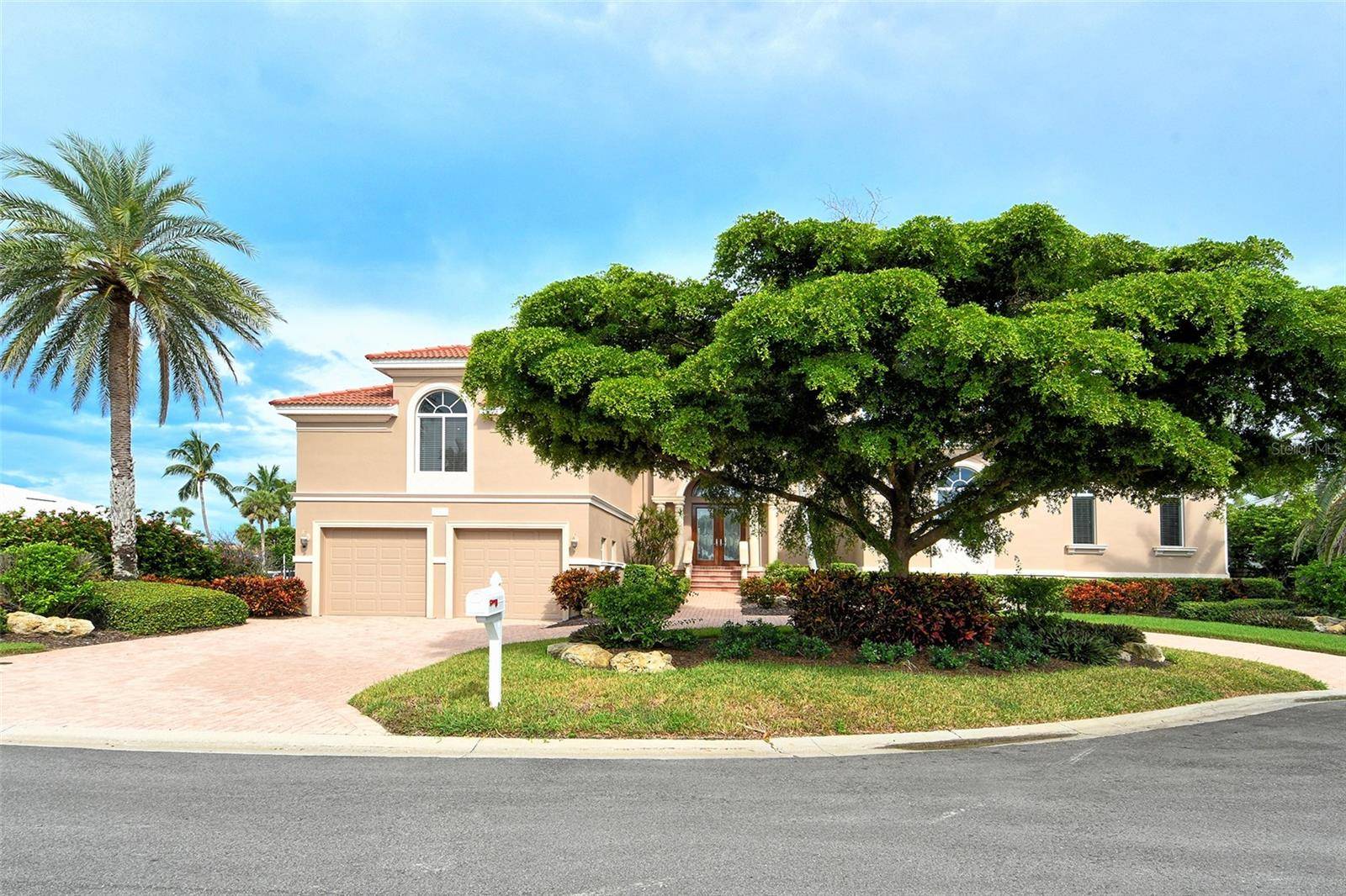 591 PUTTING GREEN LN, Longboat Key, FL 34228
