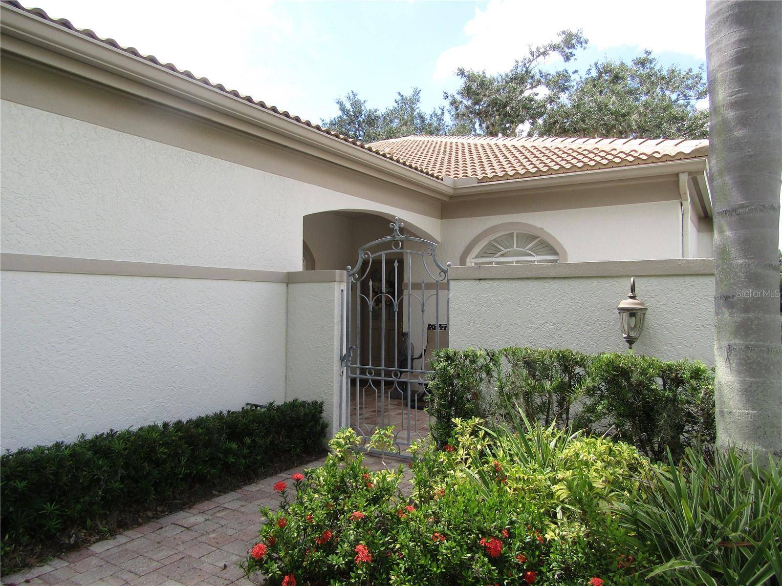 3881 CHATSWORTH GREENE CT #20, Sarasota, FL 34235