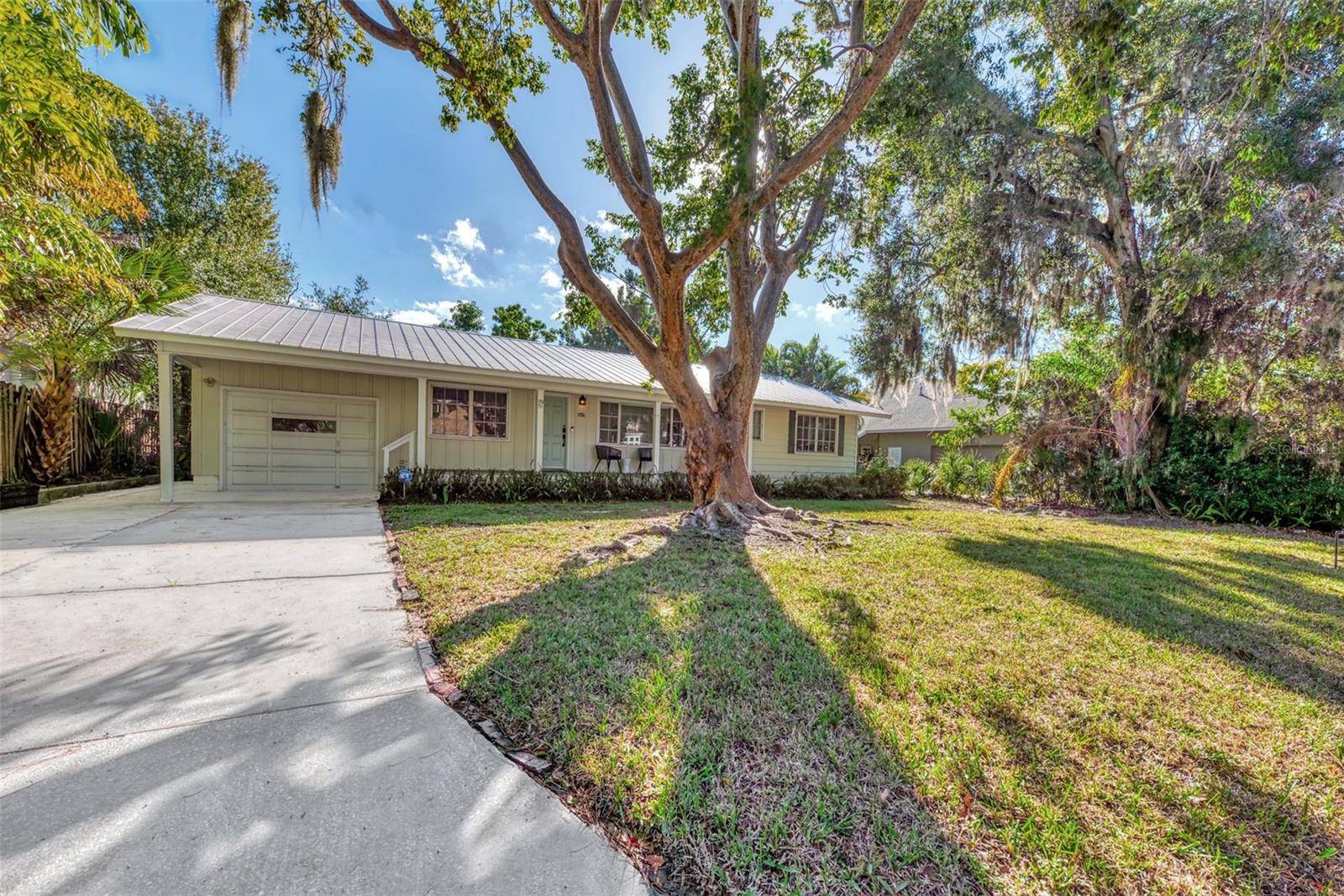 1726 FLOYD ST, Sarasota, FL 34239