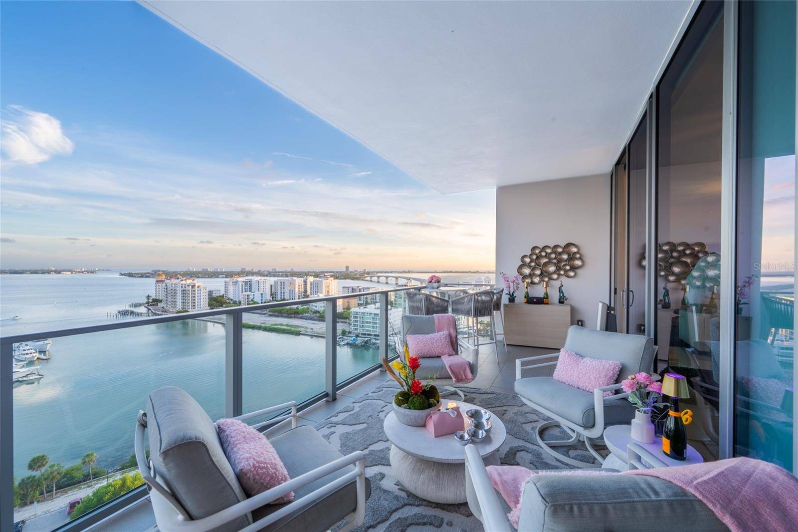 1155 N GULFSTREAM AVE #1607, Sarasota, FL 34236