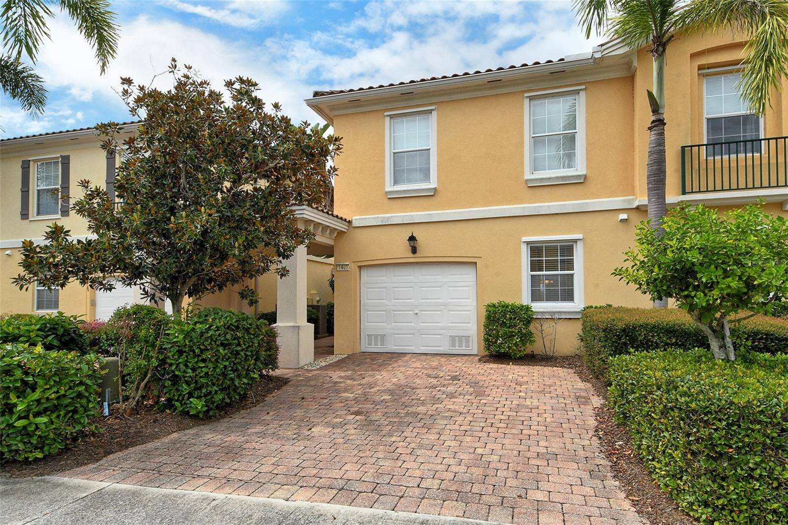 1400 BURGOS DR, Sarasota, FL 34238