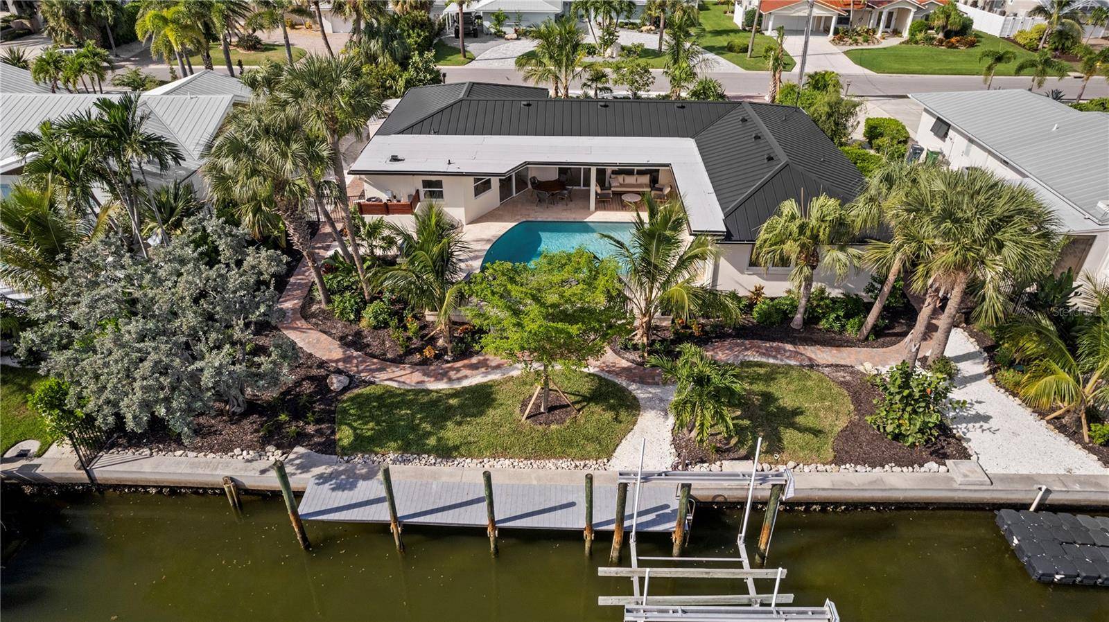 624 DUNDEE LN, Holmes Beach, FL 34217