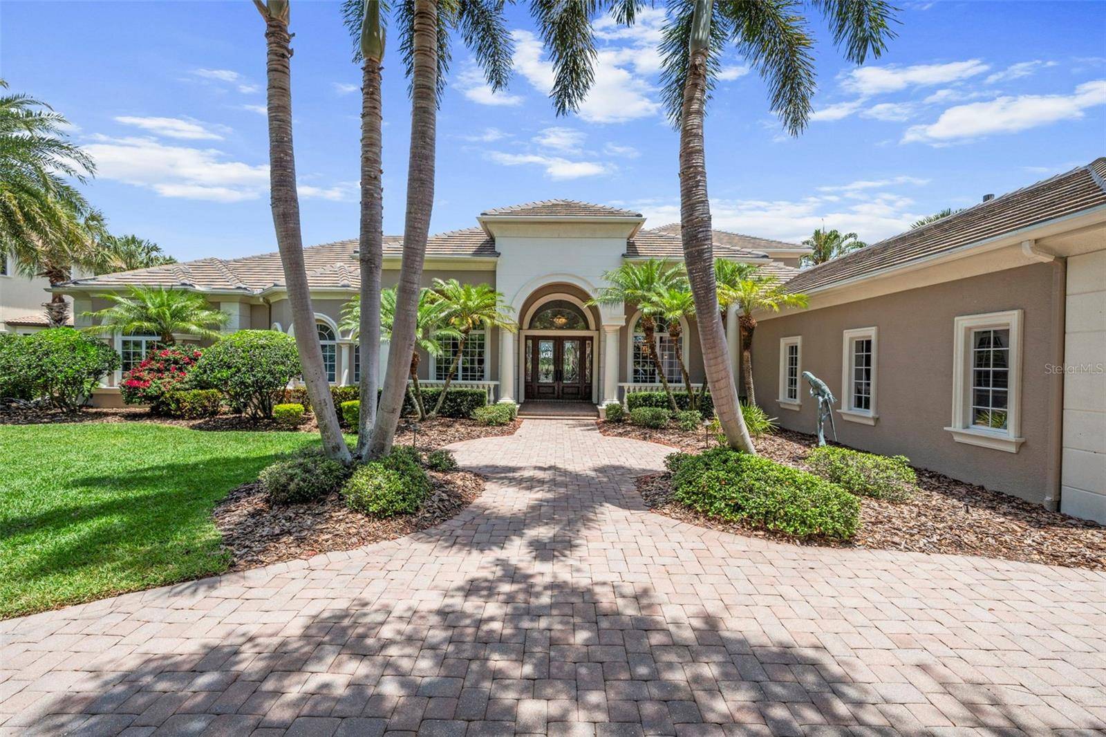 4085 FOUNDERS CLUB DR, Sarasota, FL 34240