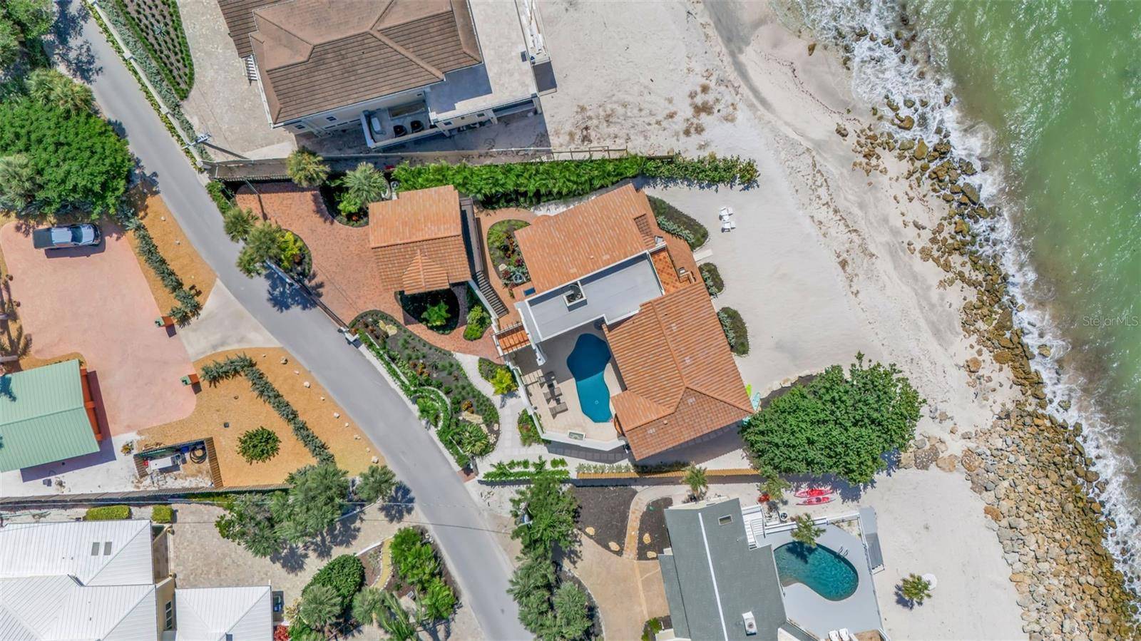 121 N CASEY KEY RD, Osprey, FL 34229